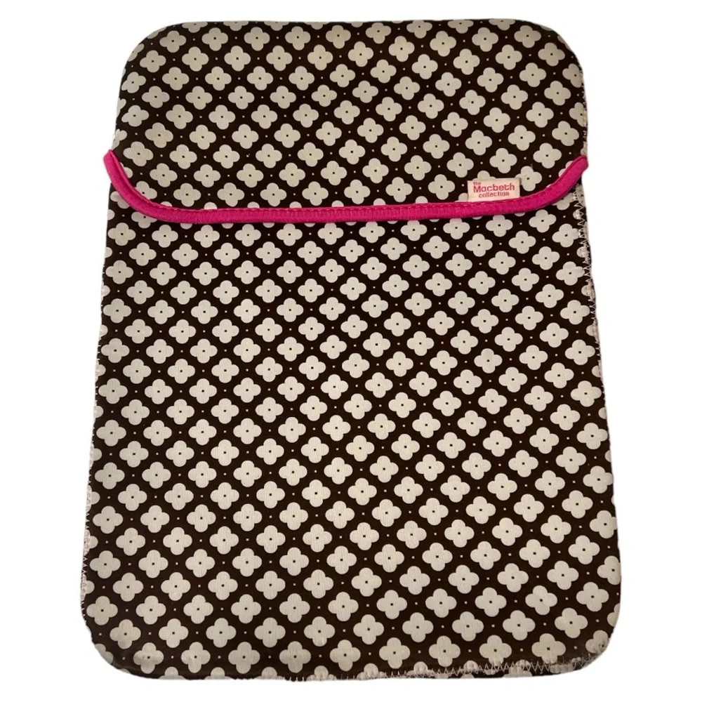The Macbeth Collection reversible soft tablet sleeve‎ 15 x 11